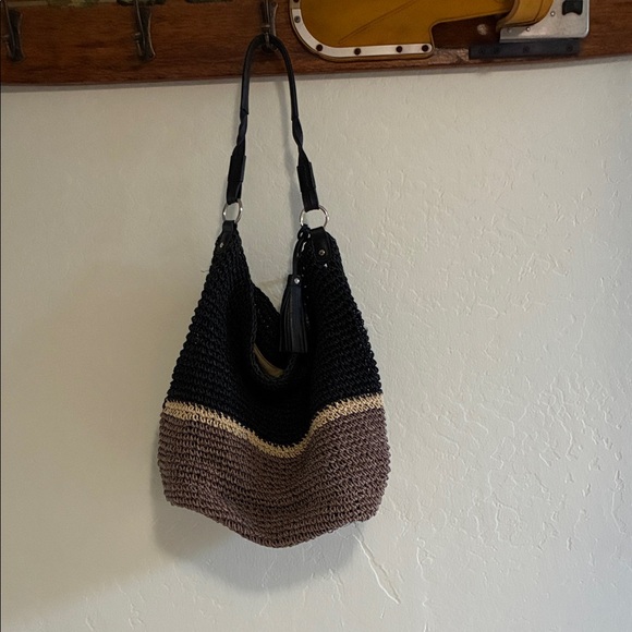Banana Republic Handbags - Banana Republic Raffia Hobo Bag